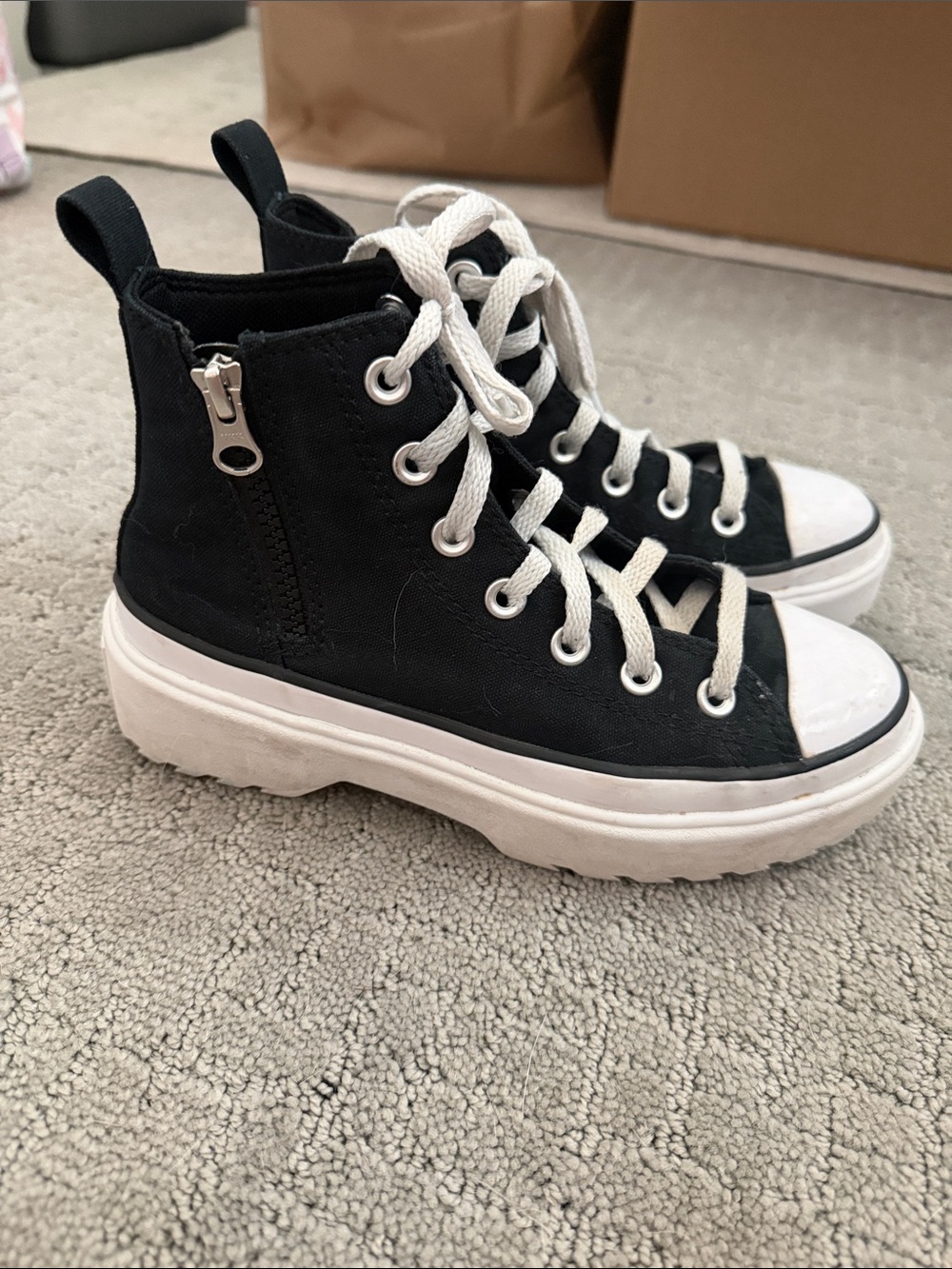 Kids High-Top Canvas platform Sneakers in Black and White